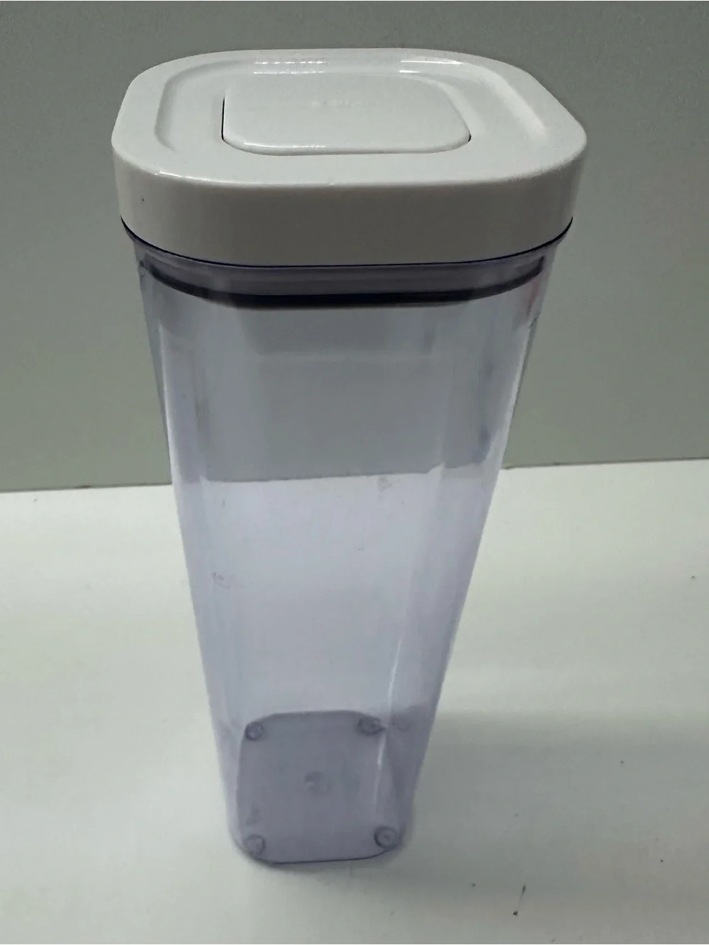 Oxo Pop Container Set of (2) 2.3 quart storage containers & (2) extra lids